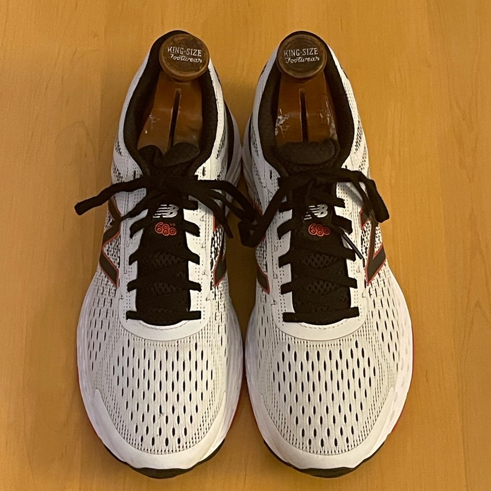 NEW BALANCE - Men's White and Black Athletic Shoes